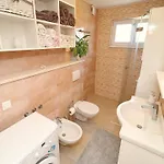 דירה Cebalo Kor Ula - Comfort One Bedroom With Terrace And Sea View Mara