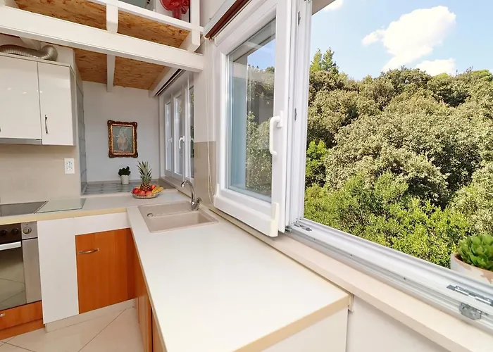 Cebalo Kor Ula - Comfort One Bedroom With Terrace And Sea View Mara